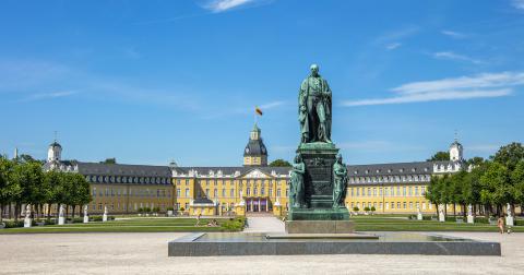 Karlsruhe Tourismus - Schloss Karlsruhe